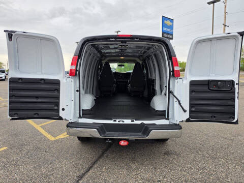 2025 Chevrolet Express 2500
