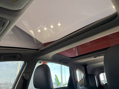 2014 Toyota Prius v Five