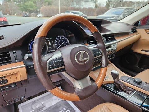 2016 Lexus ES 300h