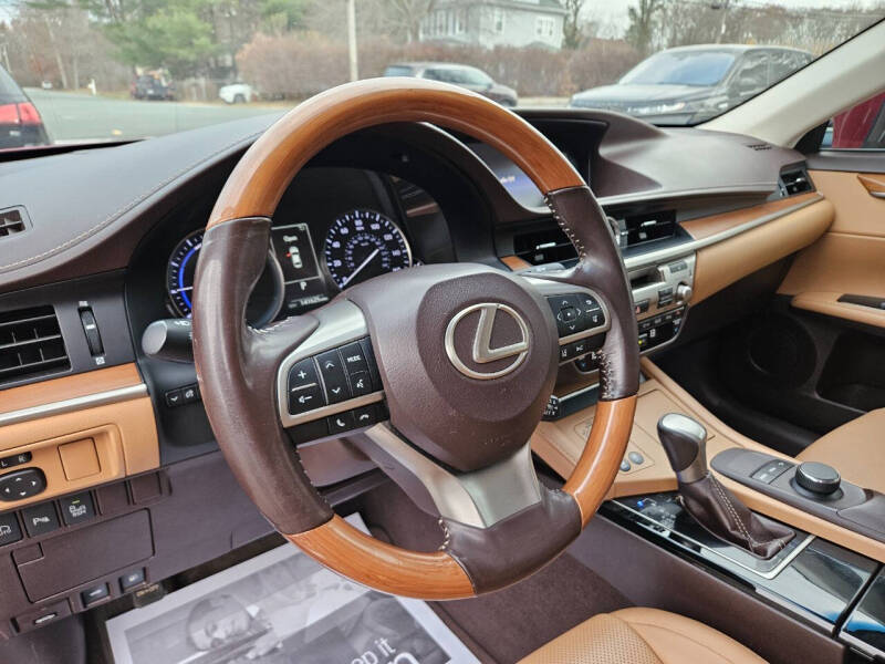 2016 Lexus ES 300h