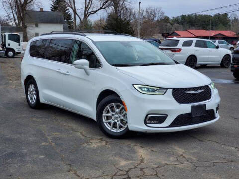 2022 Chrysler Pacifica for sale at Miller Auto Sales in Saint Louis MI