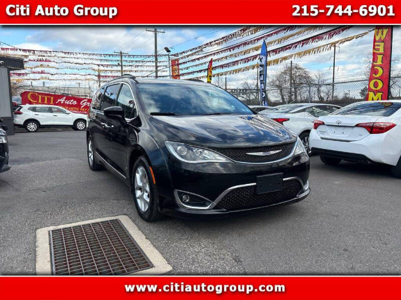 2017 Chrysler Pacifica Touring-L