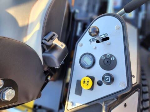 2023 Dixie Chopper Eagle 2754KW