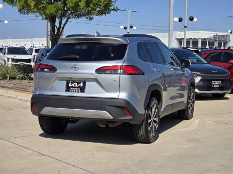 2024 Toyota Corolla Cross XLE