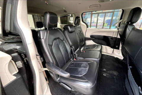 2017 Chrysler Pacifica Touring-L