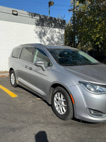2020 Chrysler Pacifica Touring L