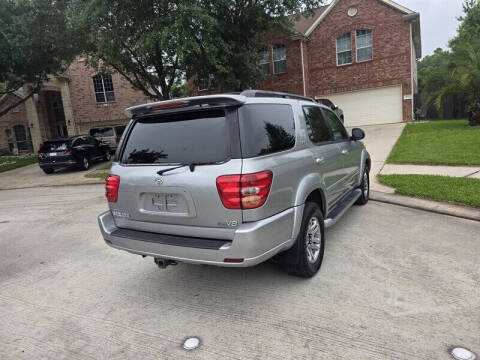 2004 Toyota Sequoia SR5