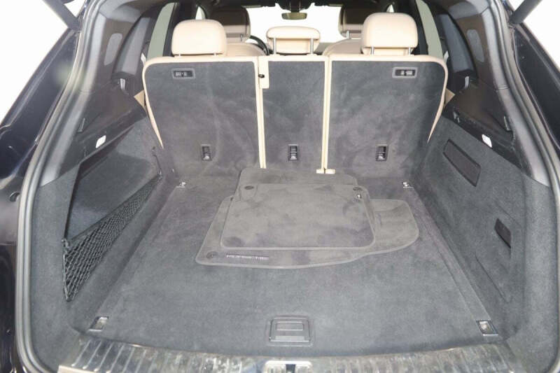 2022 Porsche Cayenne Platinum Edition