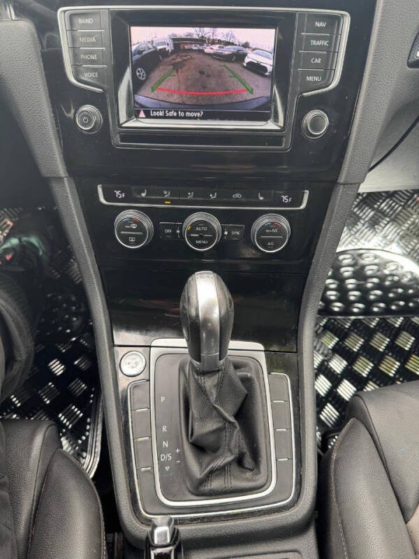 2015 Volkswagen Golf SportWagen TDI S