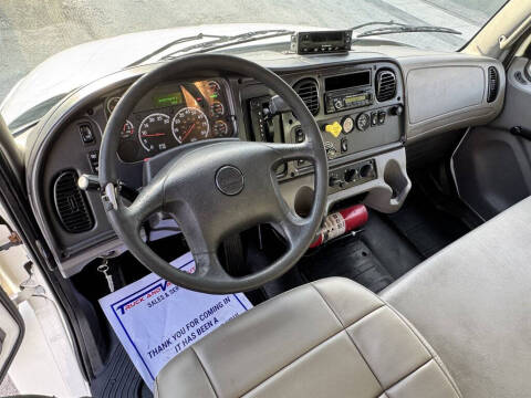 2016 Freightliner M2 106