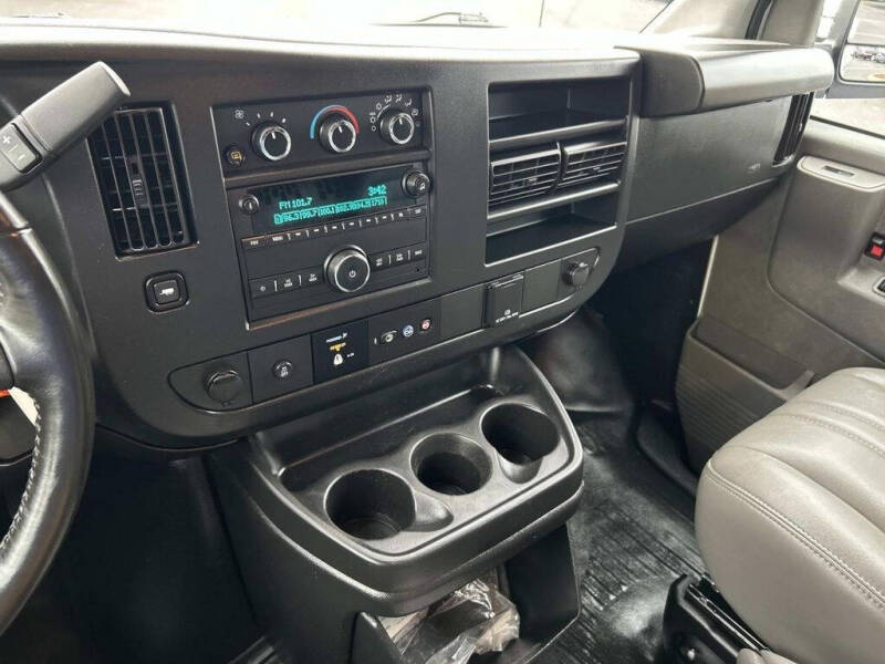 2023 GMC Savana 2500