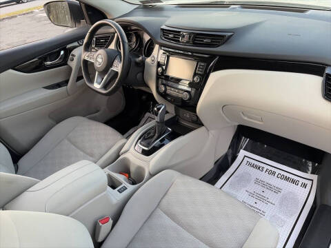 2022 Nissan Rogue Sport SV