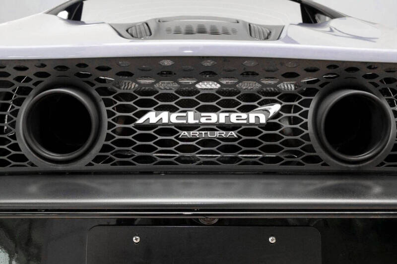 2023 McLaren Artura