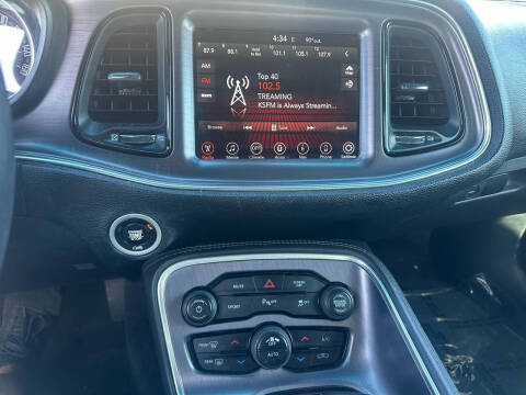 2017 Dodge Challenger SXT