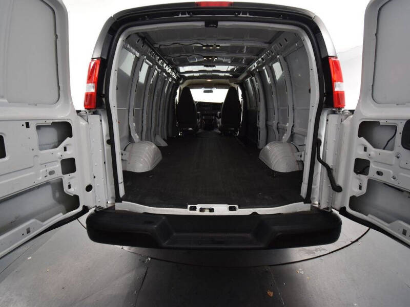 2023 Chevrolet Express 2500