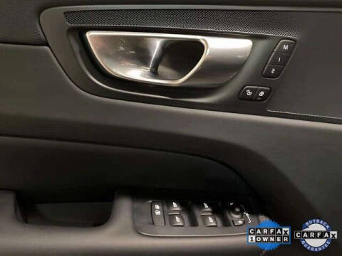 2025 Volvo XC60 B5 Plus Dark Theme