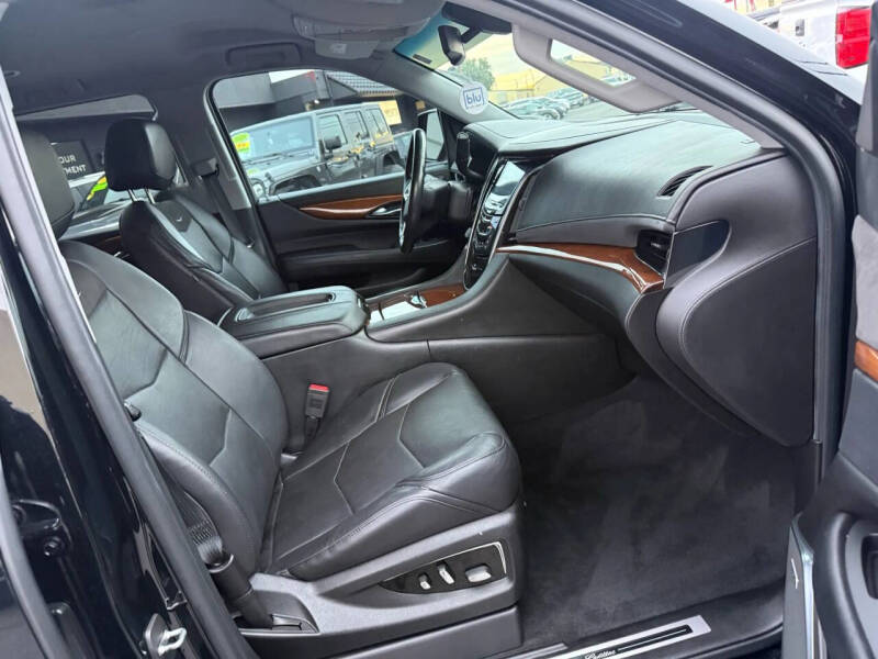 2018 Cadillac Escalade ESV Standard