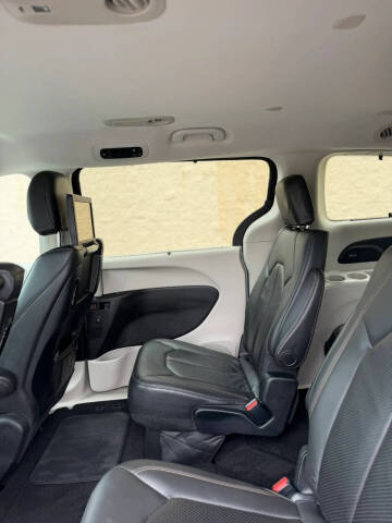 2017 Chrysler Pacifica Touring-L Plus