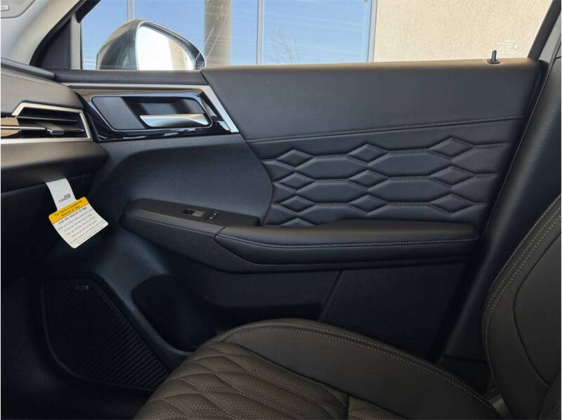 2026 Mitsubishi Outlander Black Edition