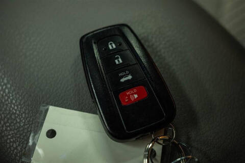 2020 Toyota Camry Hybrid SE