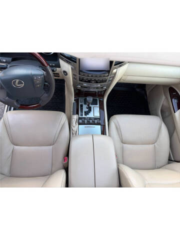 2013 Lexus LX 570