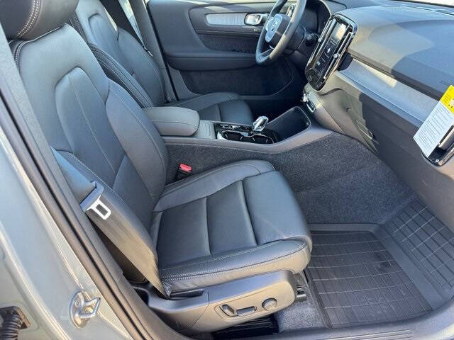 2026 Volvo XC40 B5 Plus