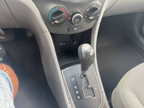 2013 Hyundai Accent GLS