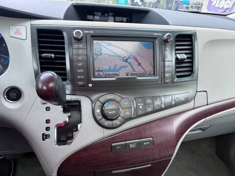 2012 Toyota Sienna