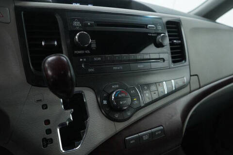 2014 Toyota Sienna XLE 7-Passenger