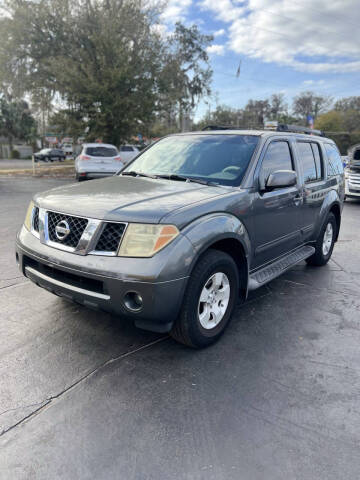 2006 Nissan Pathfinder for sale at BSS AUTO SALES INC in Eustis FL