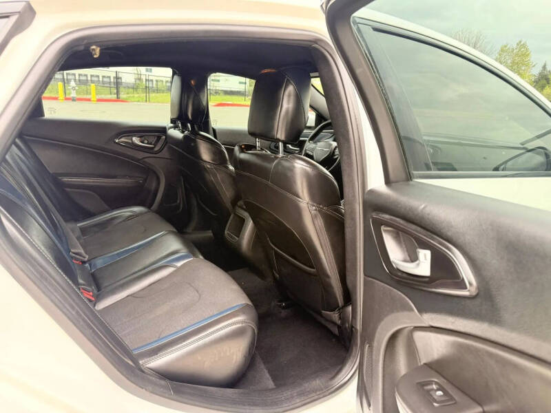 2015 Chrysler 200 S