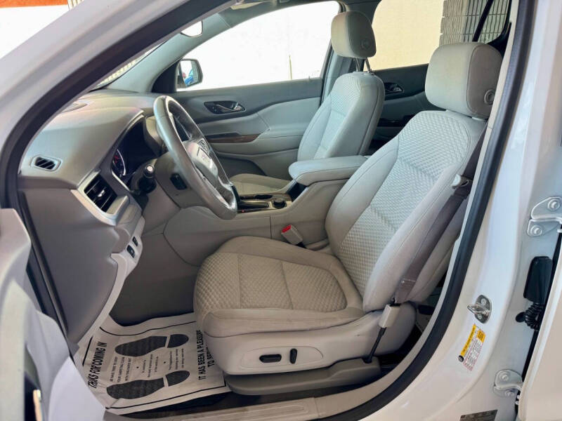 2017 GMC Acadia SLE-2