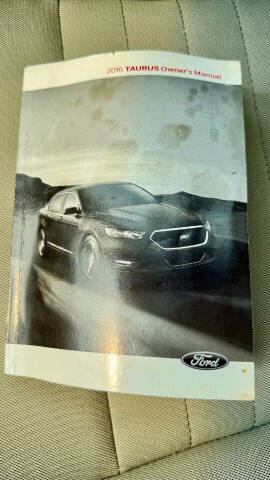 2016 Ford Taurus SE