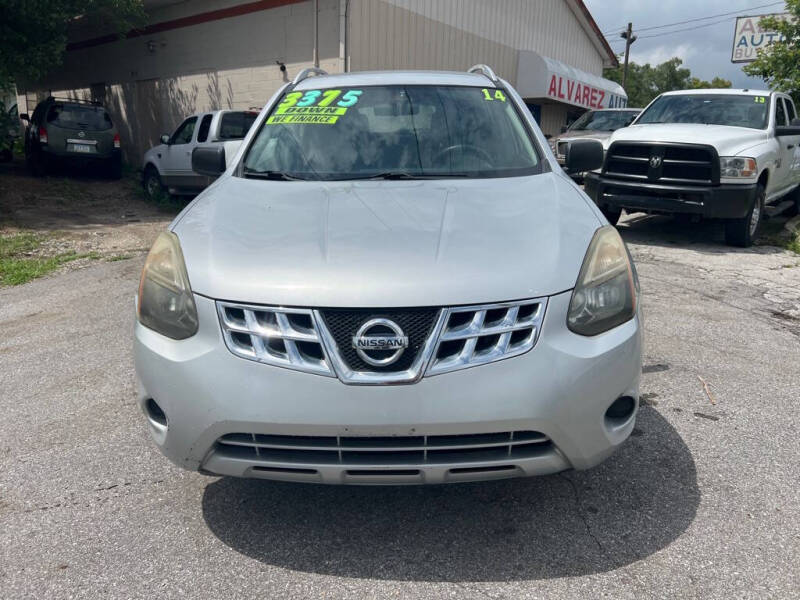 2014 Nissan Rogue Select S's photo