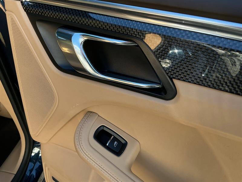 2016 Porsche Macan Turbo