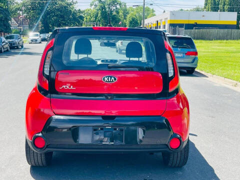 2016 Kia Soul +