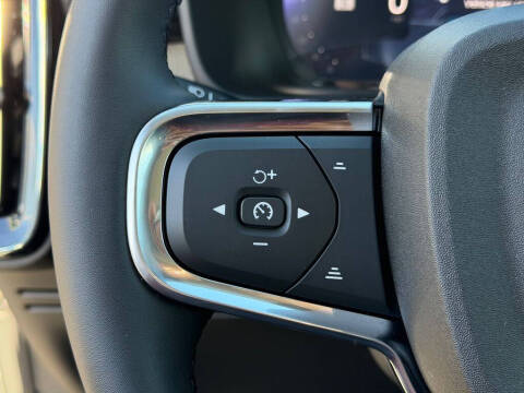 2026 Volvo XC40 B5 Core