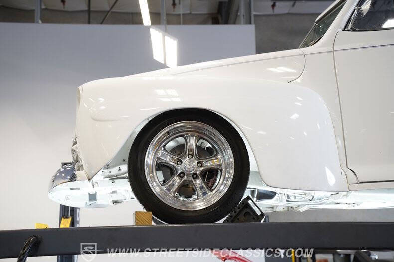 1947 Ford Deluxe