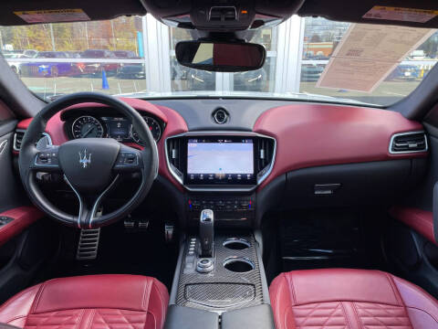 2023 Maserati Ghibli Trofeo