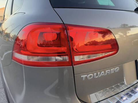 2014 Volkswagen Touareg V6 Sport