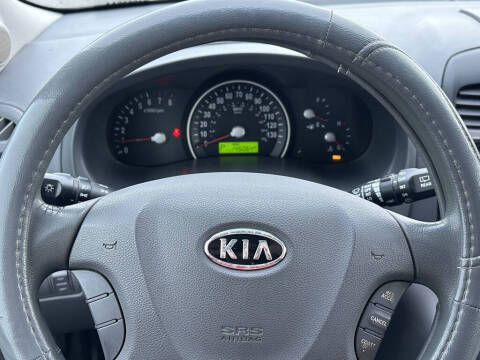 2010 Kia Sedona LX