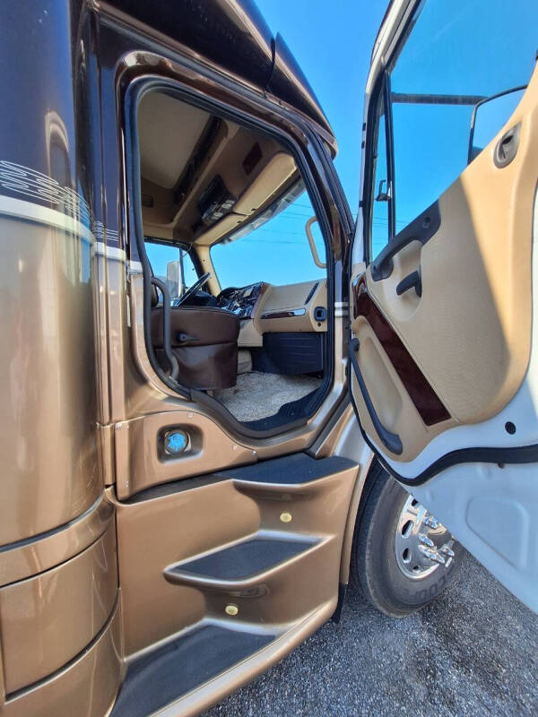2008 Dynamax Dynaquest XL DQ 360XL