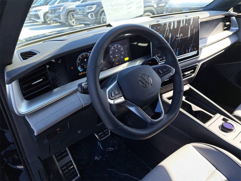 2026 Volkswagen Tiguan SE R-Line Black