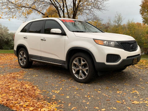 2013 Kia Sorento for sale at BELOW BOOK AUTO SALES in Idaho Falls ID