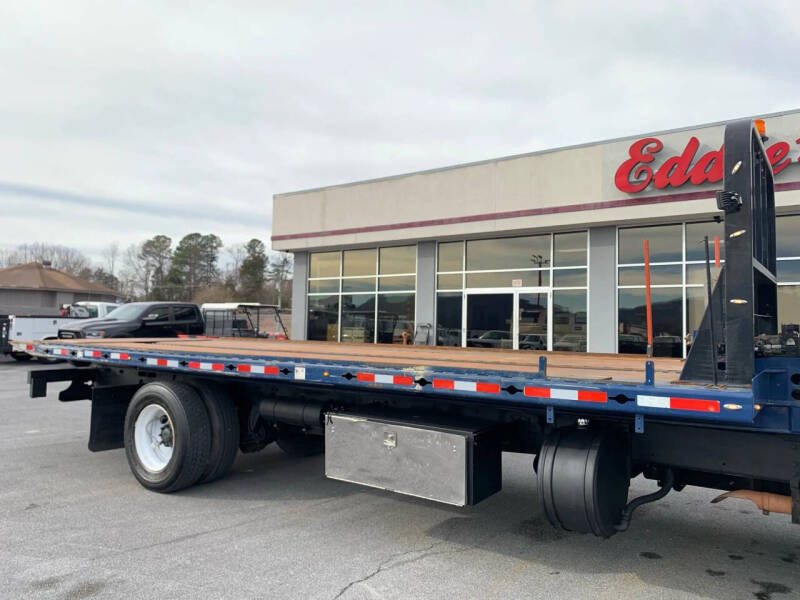2017 Freightliner M2 106