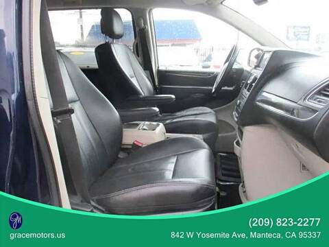 2014 Chrysler Town and Country Touring