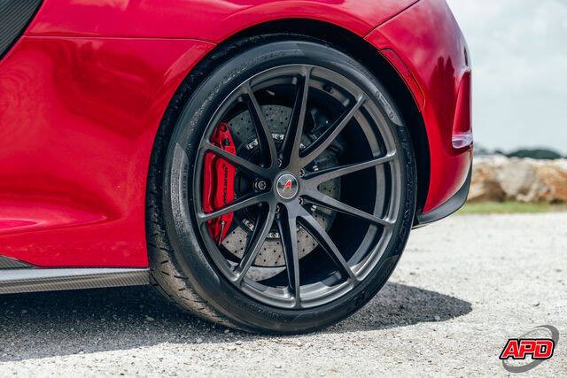 2016 McLaren 675LT