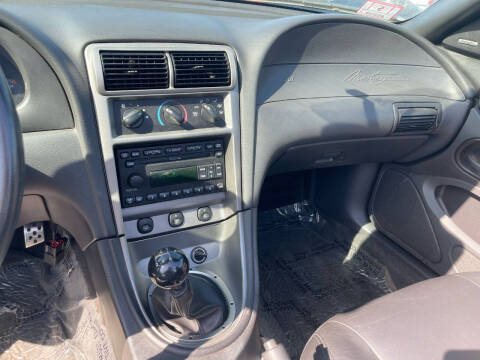 2004 Ford Mustang GT Deluxe