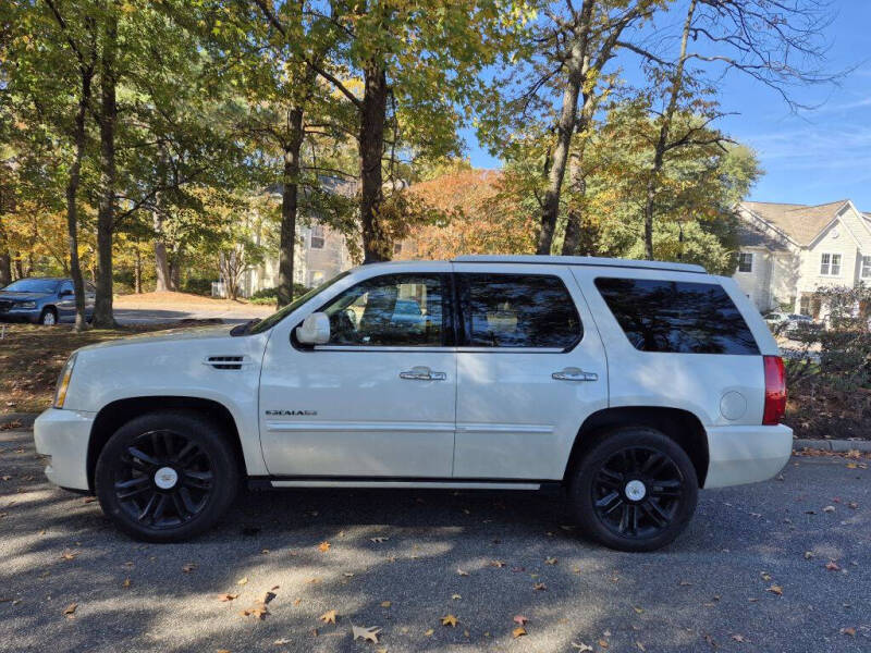 2011 Cadillac Escalade Platinum Edition