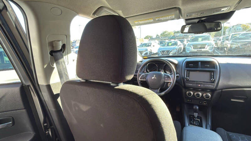 2023 Mitsubishi Outlander Sport ES